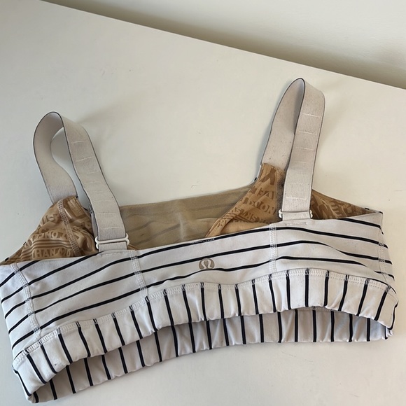 Striped Lululemon adjustable sports  bra size 6 - Picture 9 of 10